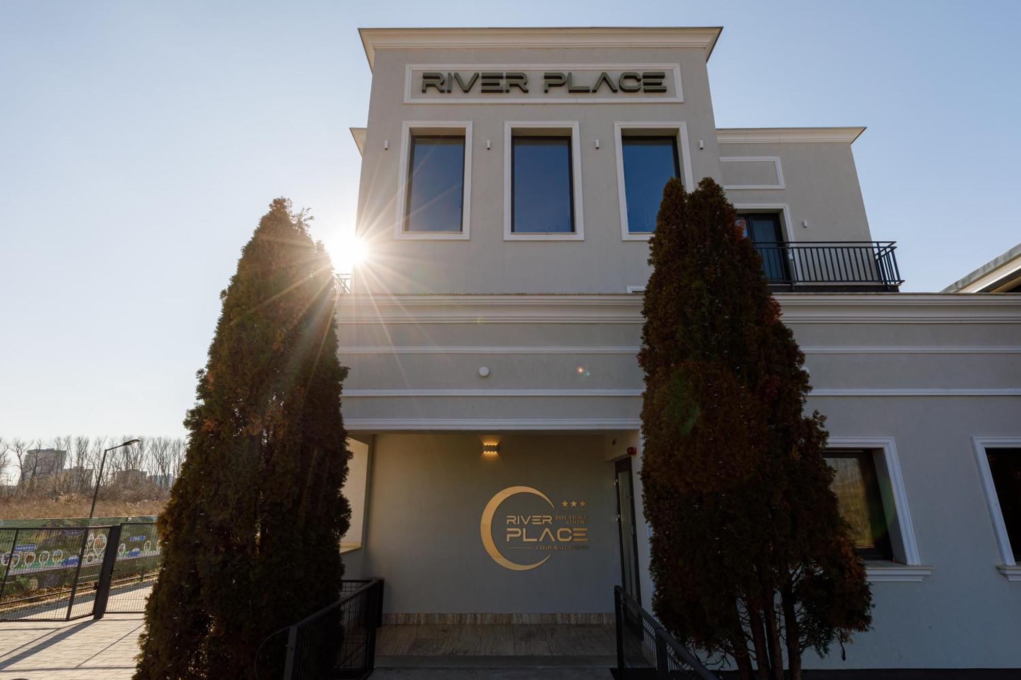 River Place Hotel