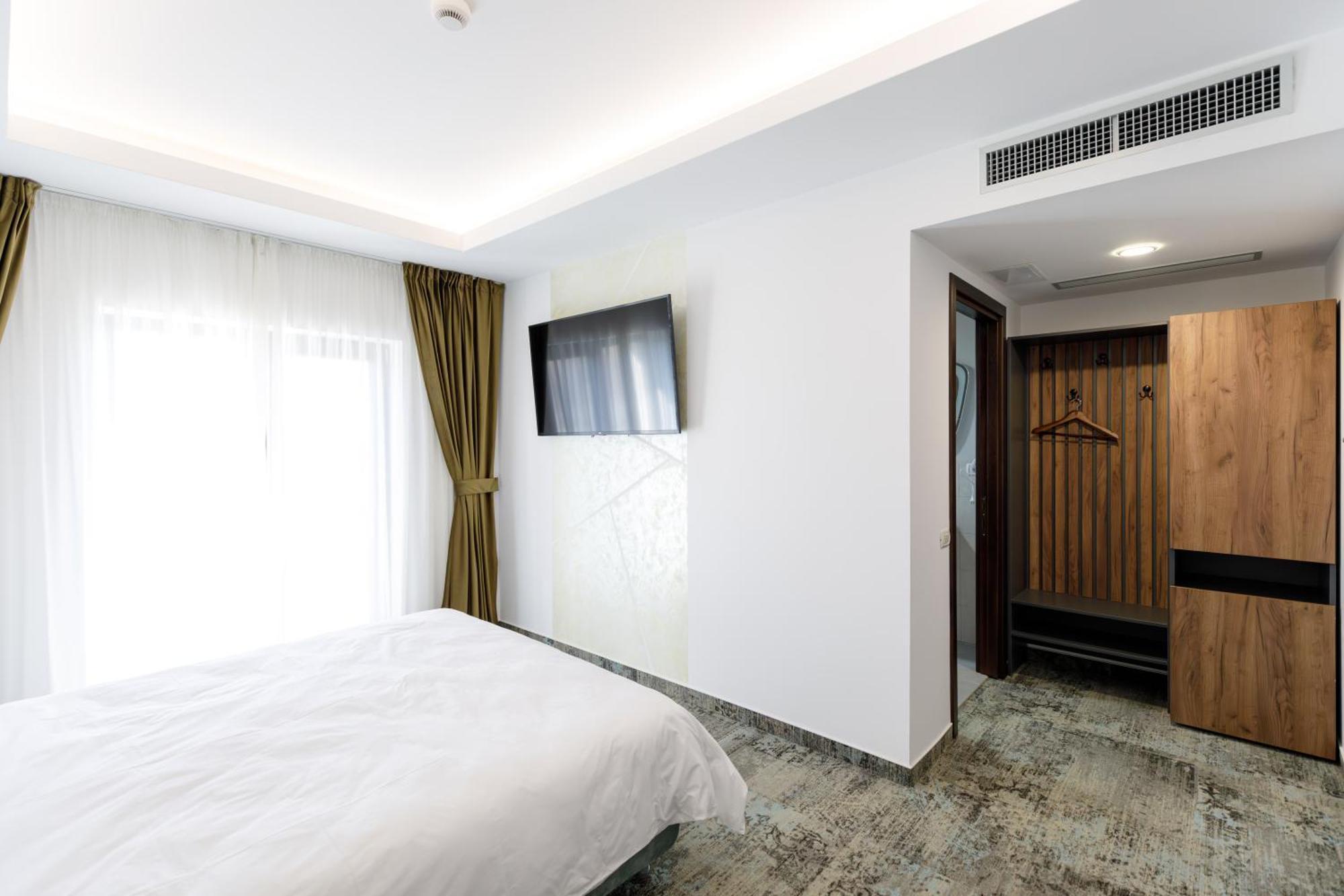 River Place 3* Pitesti