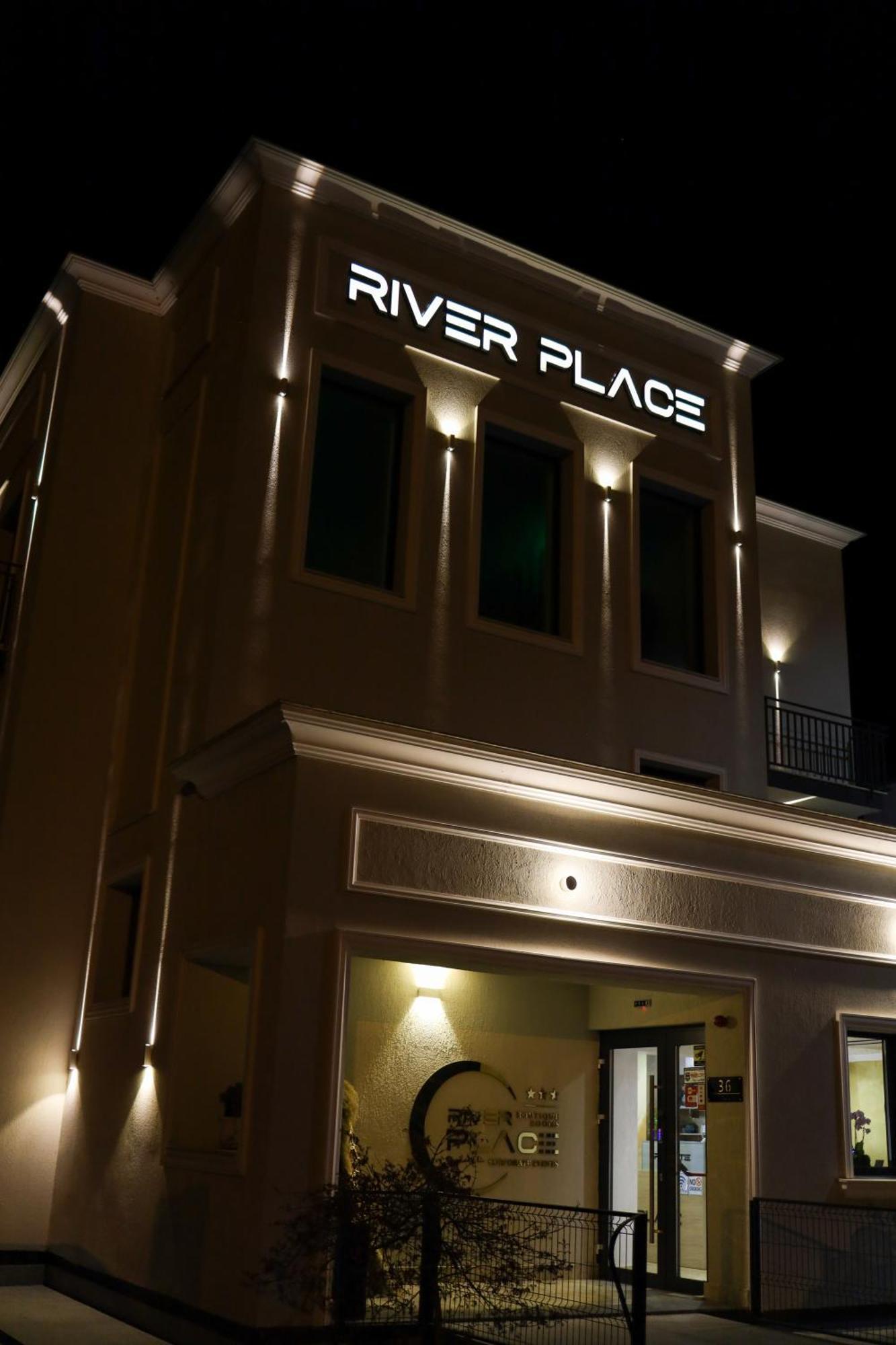 River Place Pitesti